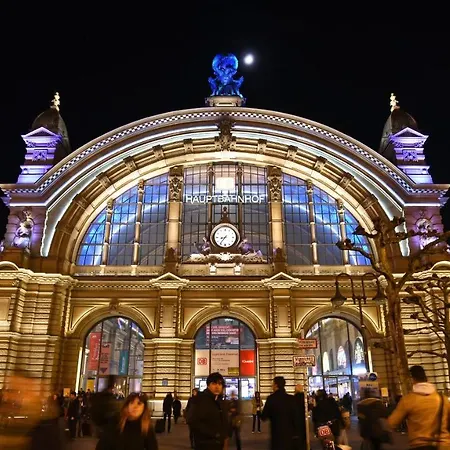 Little Paris 3*