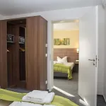 Szálloda Little Paris 3*