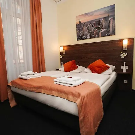 Little Paris Отель 3*