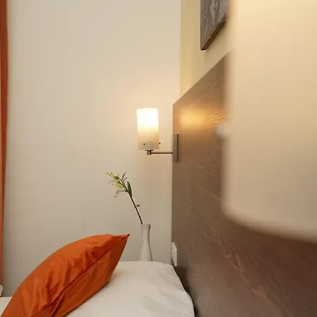 Little Paris 3* Франкфурт-на-Майне