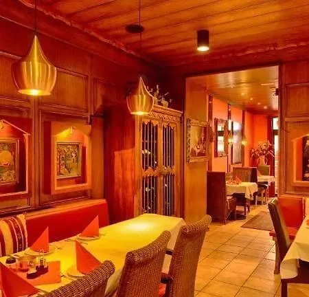 Little Paris 3*