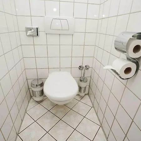 Отель Little Paris Франкфурт-на-Майне