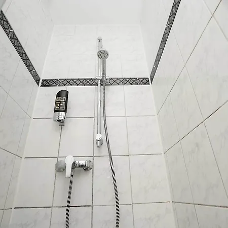 Отель Little Paris Франкфурт-на-Майне