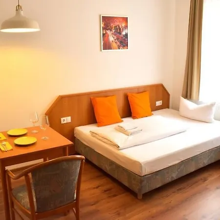 Little Paris 3* Франкфурт-на-Майне