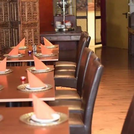 Little Paris Otel 3*