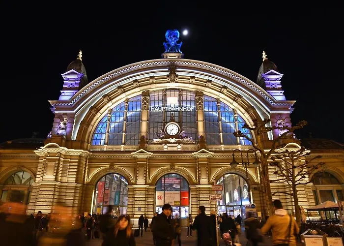 Little Paris 3*