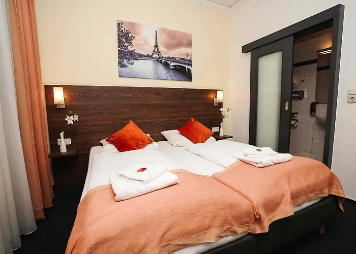 Little Paris Hotel 3*