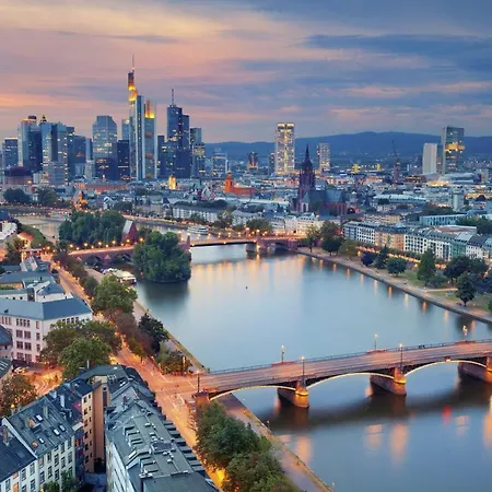 Hotel Little Paris Frankfurt nad Mohanem