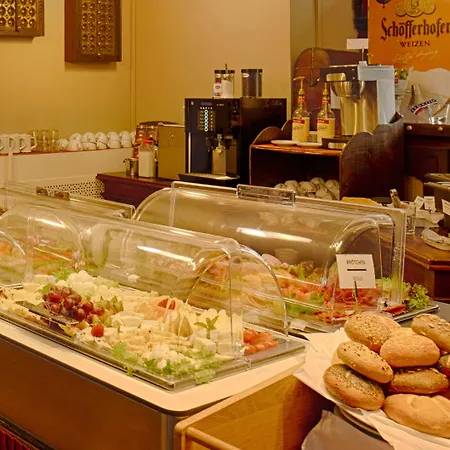 Little Paris Hotel Frankfurt nad Mohanem